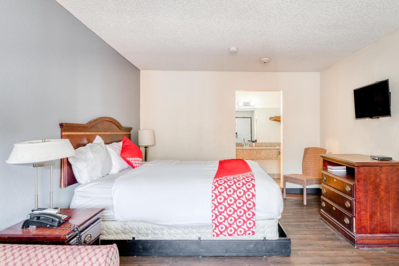 Oyo Hotel Rosenberg Tx I-69 エクステリア 写真