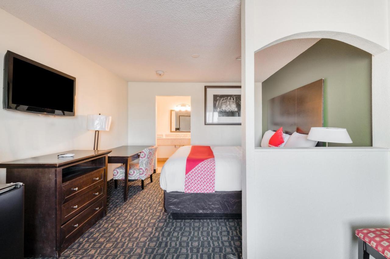 Oyo Hotel Rosenberg Tx I-69 エクステリア 写真