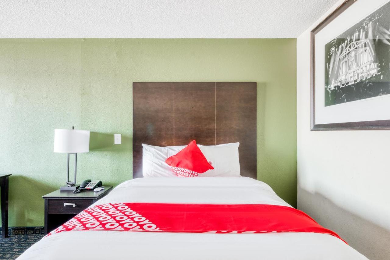 Oyo Hotel Rosenberg Tx I-69 エクステリア 写真
